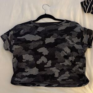 Lululemon crop top